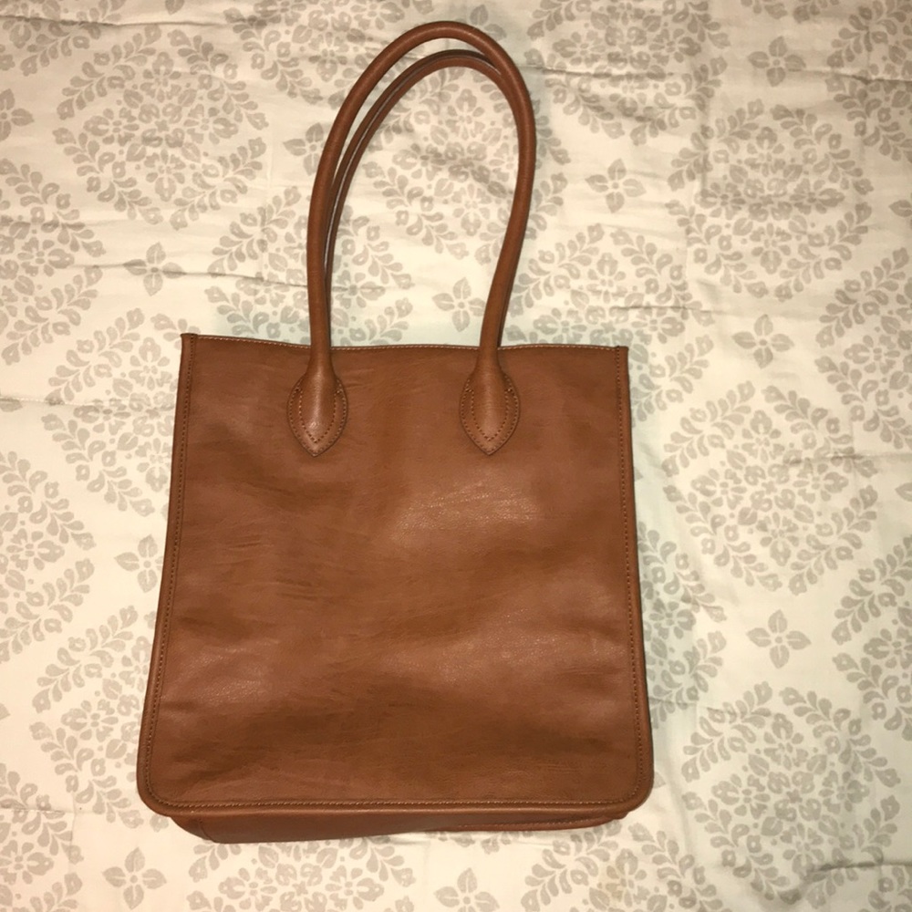 Shopper style shoulder bag!